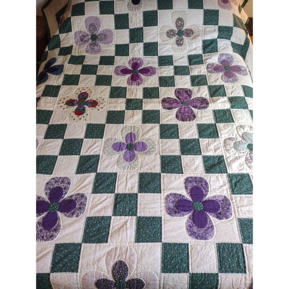 Handmade Other - Vintage Flower Design Quilt Large 70 x 94 Full Size Hand Sewn Signed 1994